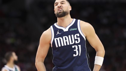 Stein：独行侠正在探索涉及加福德、克莱和拉塞尔的潜在交易方案