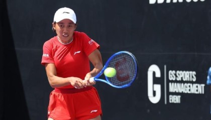 开云下载-浪费好签？王欣瑜单双打均首轮游！